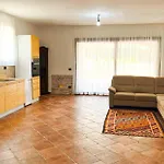 Piano Terra In Con Piscina Hébergement de vacances Poggio dei Pini