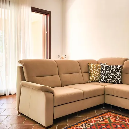 Casa vacanze Piano Terra In Con Piscina *